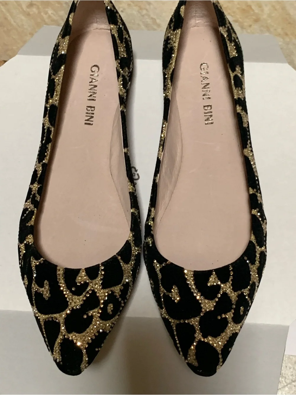New Gianni Bini Size 5 Black & Gold Embellished Pointed Toe Flats